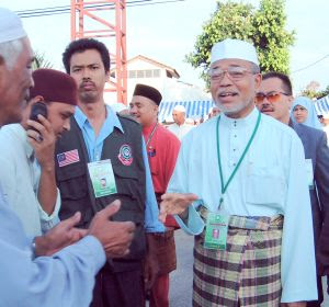 http://4.bp.blogspot.com/_tG9BXwf0cHs/R9dwcxjXghI/AAAAAAAAC9M/j5RCdHcMMJ4/s320/fadhil2.jpg