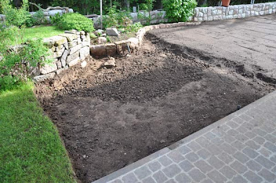 Squarciomomo: nuova terra in giardino. il massacro 2, la vendetta. Beole per giardino