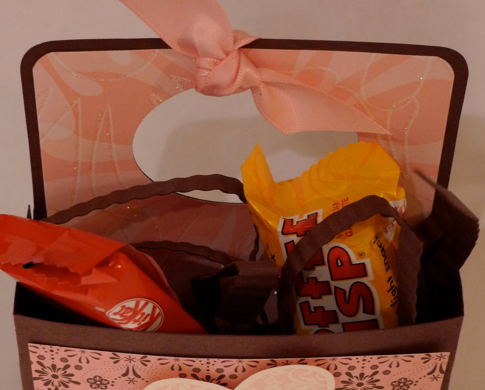 [Valentine+treat+Box2.jpg]