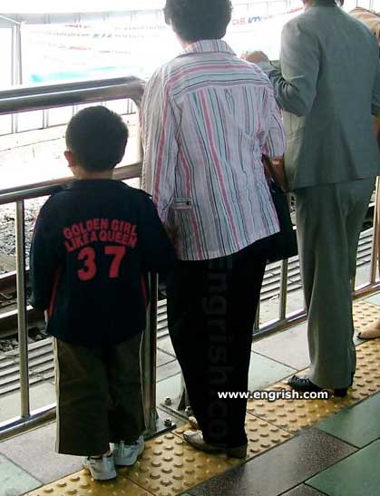 [golden-girl-like-a-queen.jpg]