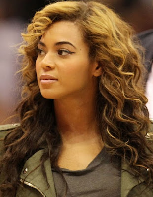 2010 Celebrity Long Curls with Bangs Hairstyle 2010 Celebrity Long Curls with Bangs Hairstyle