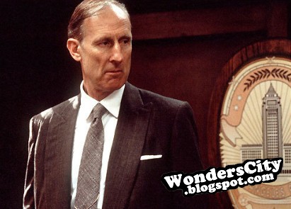 Tall Actors: James Cromwell 201 cm tall actor