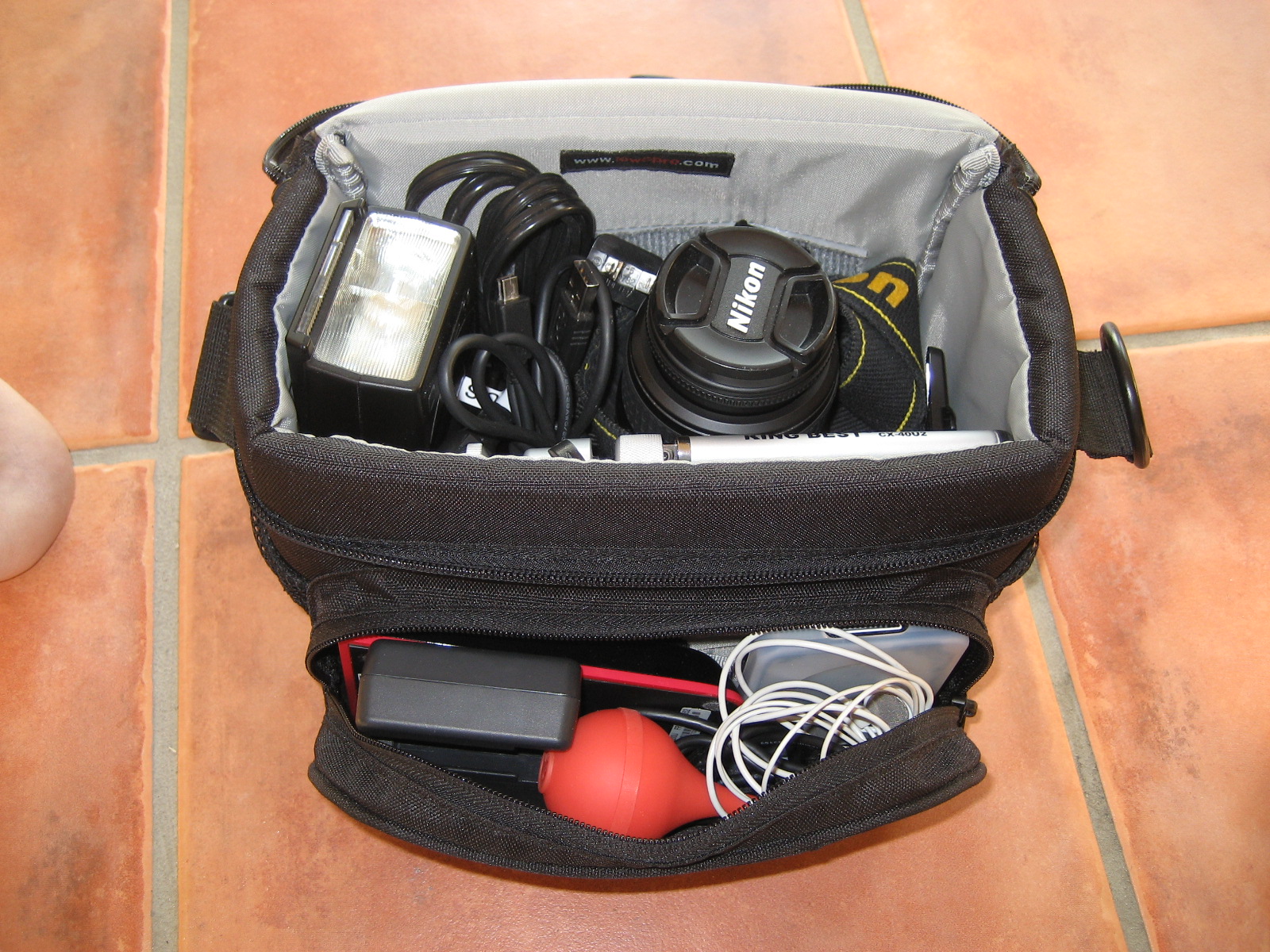 [Lowepro+002.jpg]