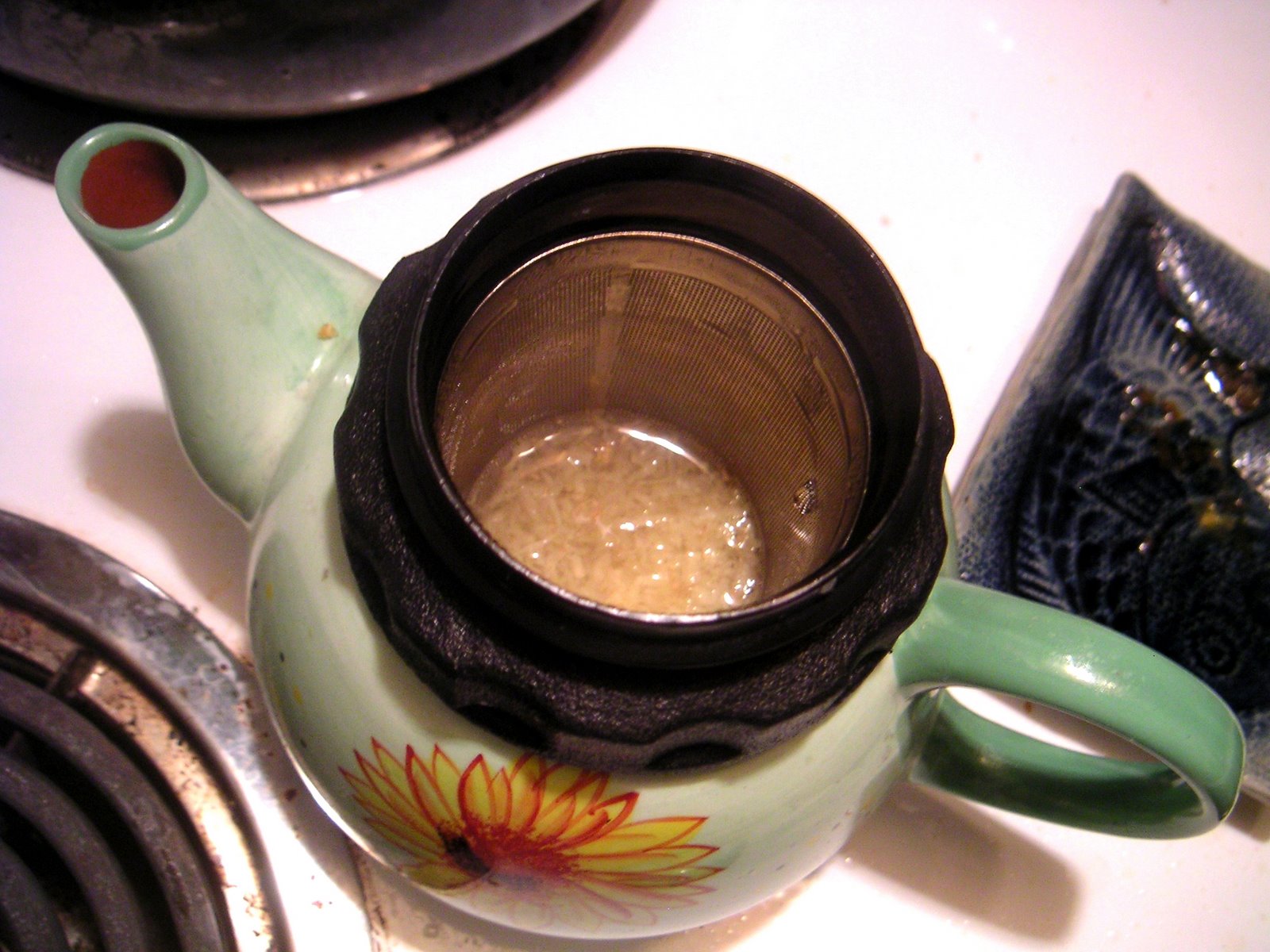 [ginger+tea+steeping.jpg]
