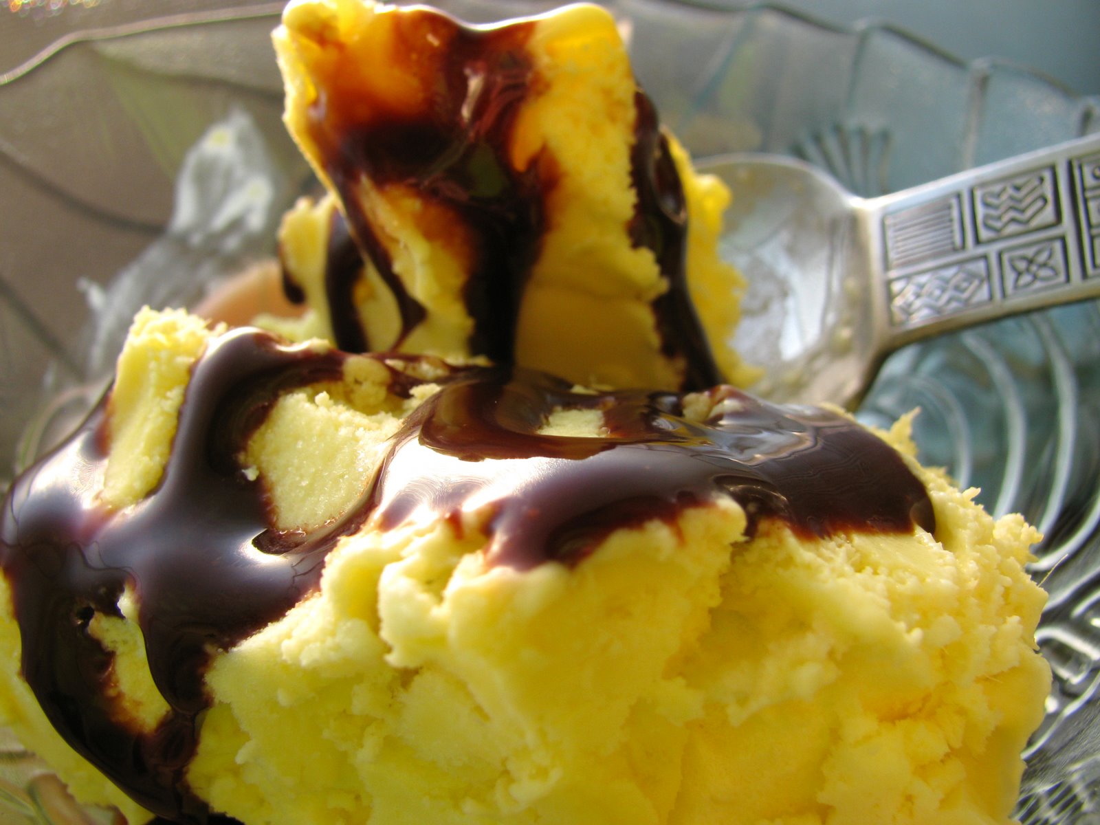 [mango+ice+cream+chocolate.jpg]
