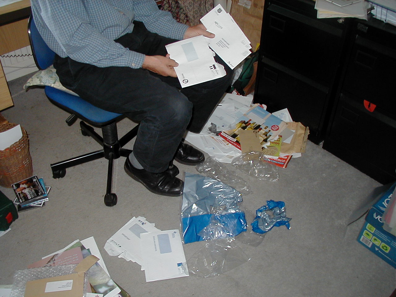[envelope+sorting+anon..JPG]