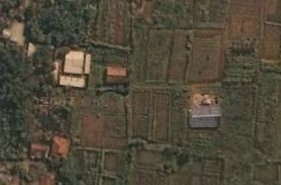 Foto Satelit SekolahRumah Pelangi akhir 2005 beratap biru