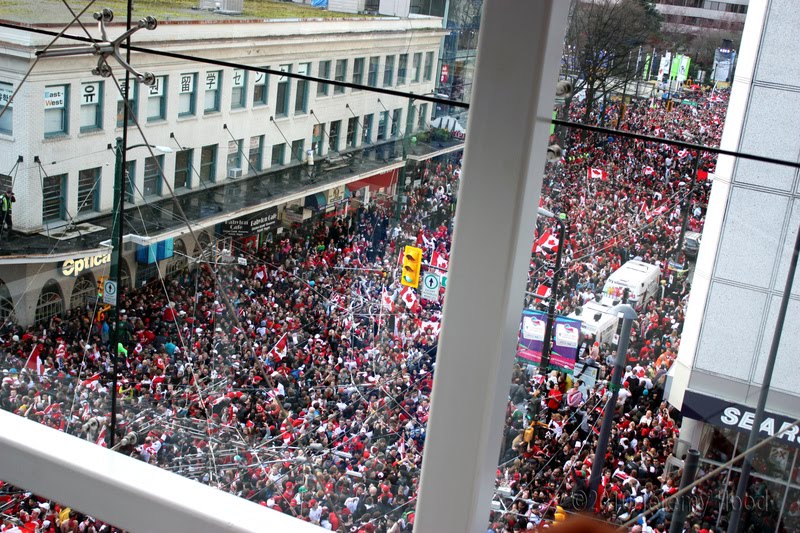 [Robson+Street+crowds+Vancouver+2010.jpg]