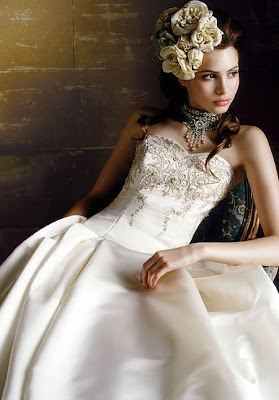 Details dresses and strapless A-line gown Details dresses and strapless A-line gown