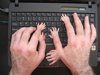 weird_fingers_typing.jpg