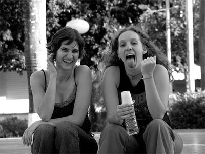 [um-dia-com-juliana.gif]