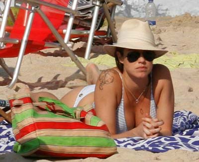 [luana-lagarteando.jpg]