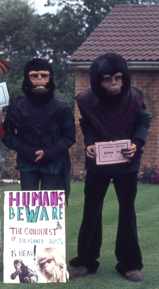[apes1.JPG]