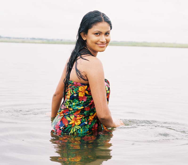 Teen nude lanka Sri Lankan Girl Bathing