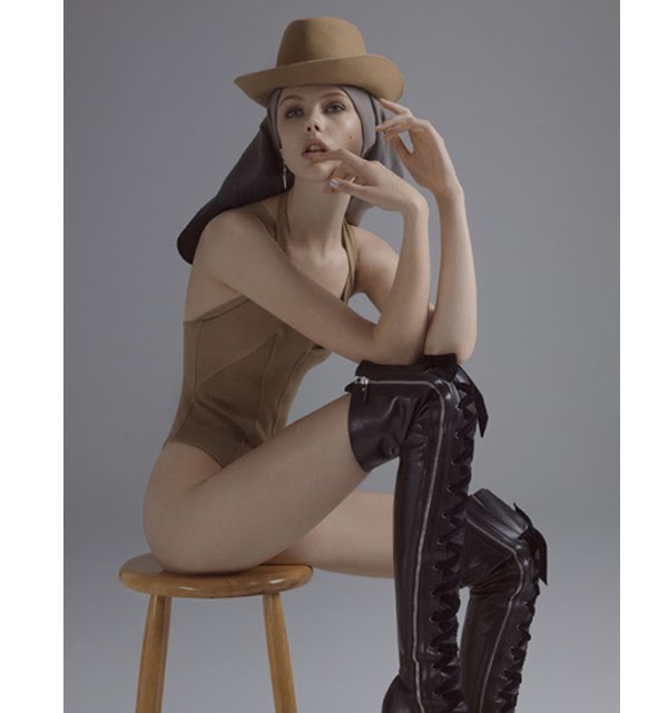 Frida Gustavsson  nackt