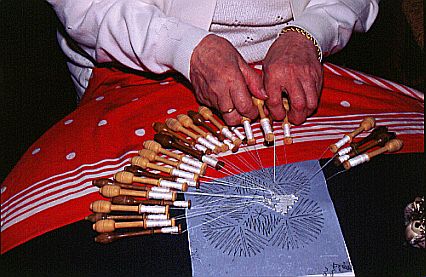 [lace.JPG]