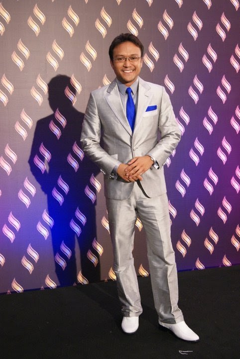 http://4.bp.blogspot.com/_takYk0H-_RM/TTGDs_nB9YI/AAAAAAAAGVg/0M19VTNPyv8/s1600/Shaheizy+Sam.bmp