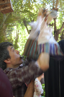 Treballant amb teresetes de guant / Trabajando con títeres de guante