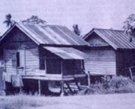 PONDOK KAMPUNG PULAU PISANG TUNJANG