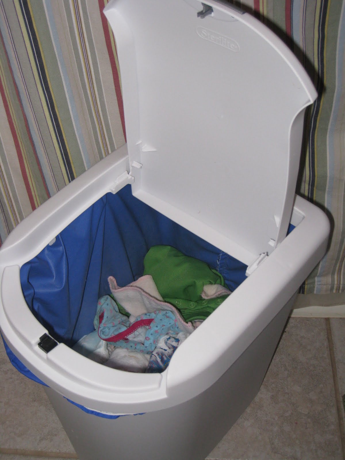 Saving Cash by Using Cloth Dirty diaper storage