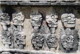 Meksyk - czaszki Azteków