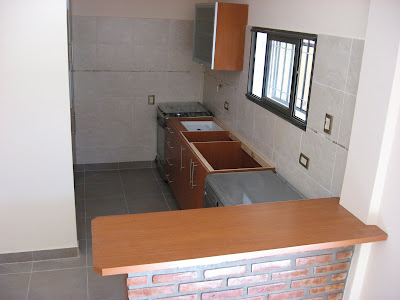 FABRICA DE MUEBLES: BARRA DESAYUNADOR DE COCINA EN MELAMINA FABRICA DE MUEBLES: BARRA DESAYUNADOR DE COCINA EN MELAMINA