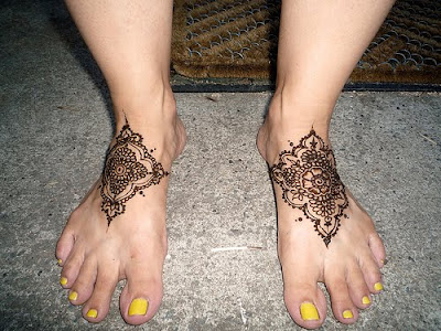 indian mehndi tattoos on feet