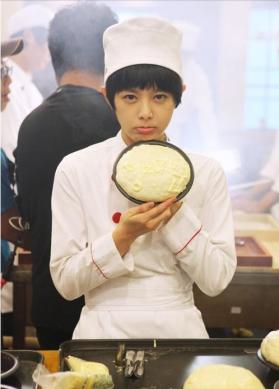 http://4.bp.blogspot.com/_tmPPmZOQaiA/TSCQIF09deI/AAAAAAAAASU/Uk96i0XWeCk/s1600/yoon-si-yoon-lee-young-ah-reveal-their-true-baking-skills-3.jpg