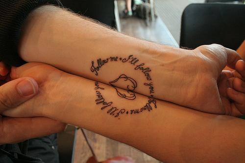 http://4.bp.blogspot.com/_tn07tkHXv_Q/TUaPbecpF1I/AAAAAAAAAIA/P1PbV_TR9M0/s1600/heart-love-tattoos.jpg