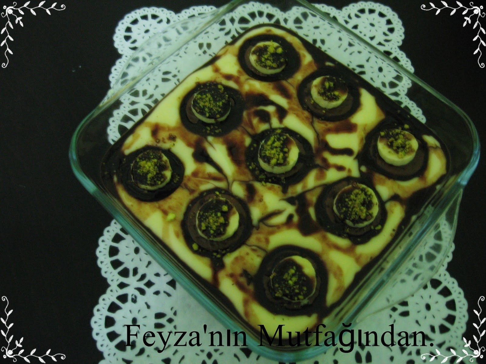 Feyza'nın Mutfağından. Kolay uyduruk Tatlı)))