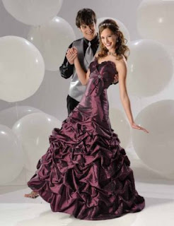Why Buy Your Prom Dress Online