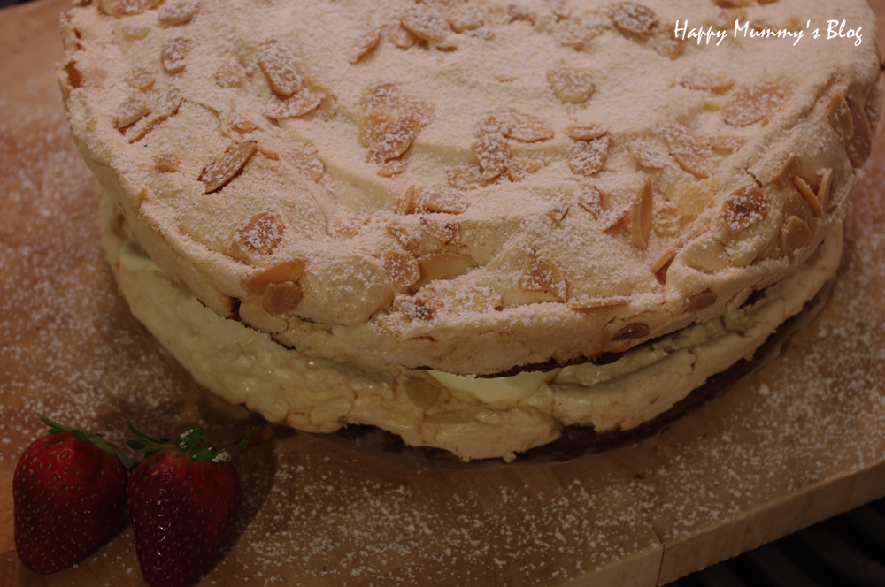 Happy Mummy's Blog Almond Meringue cake