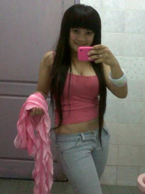 http://4.bp.blogspot.com/_tsmXj_Eo11o/TRkzIRhvZ4I/AAAAAAAAAck/JdwvHa9qhGI/s400/cewek_fb_toge_mupeng3.jpg