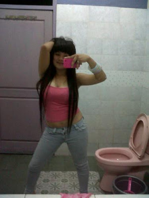 http://4.bp.blogspot.com/_tsmXj_Eo11o/TRkzJ9kVhaI/AAAAAAAAAco/sCNU-0HfSkA/s400/cewek_fb_toge_mupeng4.jpg