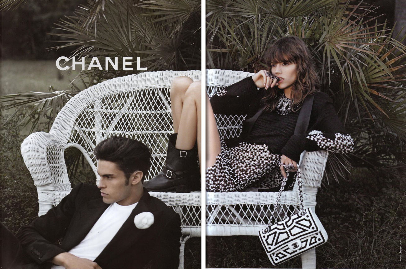 http://4.bp.blogspot.com/_twYmnhXVfP4/TSJR15TwVUI/AAAAAAAAMhs/MCE47jXBut8/s1600/chanel1.jpg