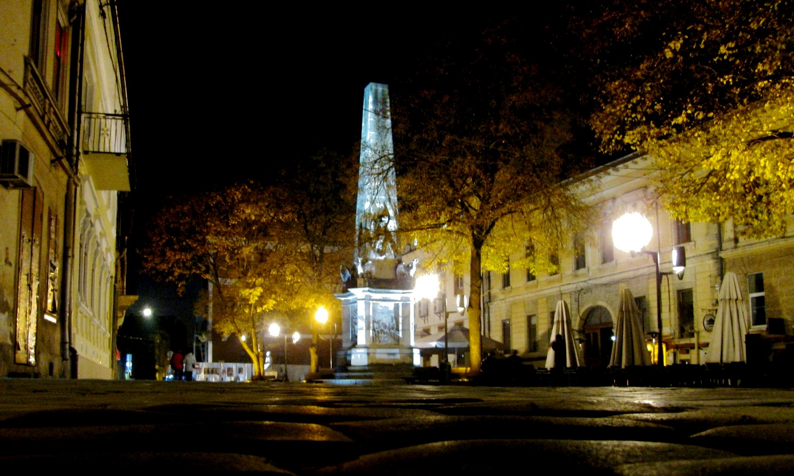 ROMANIA A. C. FOTOBLOG Museum square, pedestrian area in ClujNapoca