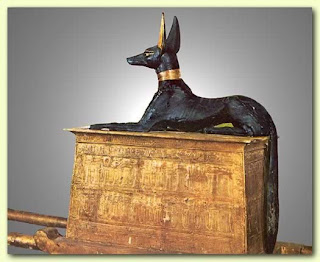 اثار فرعونية قديمة من المتحف المصري Anubis+on+a+Portable+Tabernacle