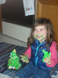 Oooh, frosting is yummy!