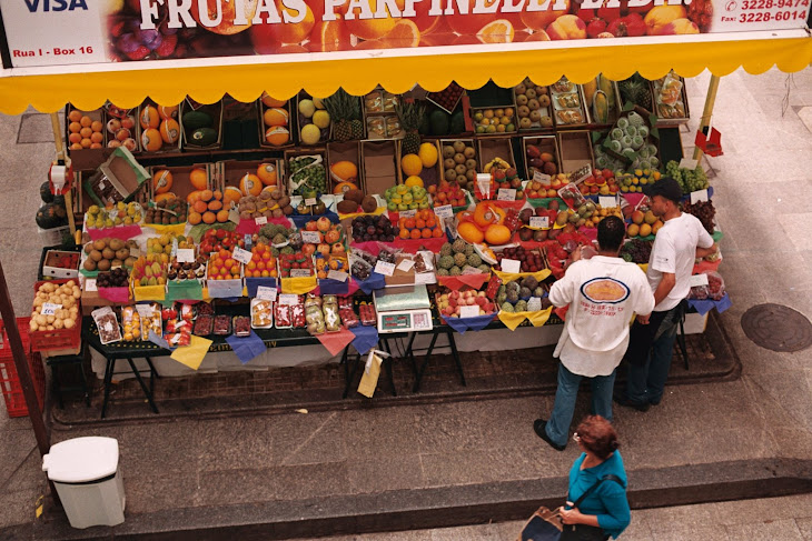 BANCA DE FRUTAS NO MERCADÃO DE SÃO PAULO