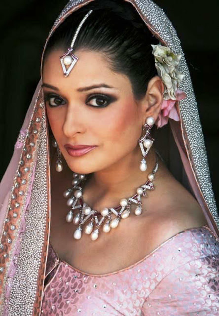 Brides and Bridal Jewelry