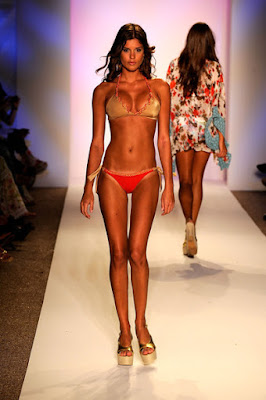 Caffe%2BSwimwear%2BRunway%2BMBFW%2BMiami%2BSwim%2B2010%2B1L_XClv1Uh2l.jpg