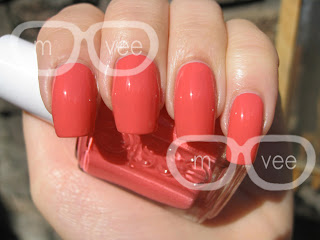 essie cute as a button swatch