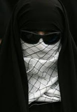 Woman Muslim Bomber ready to kill you!!