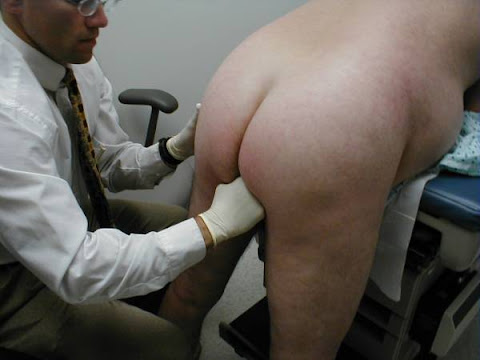 http://4.bp.blogspot.com/_uAHBlIqLp9Q/TT_4DWfx-xI/AAAAAAAAW-Q/MO_jh8P_BuQ/s480/ProstateExam.jpg