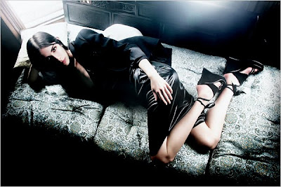 http://4.bp.blogspot.com/_uB-BSH_BgAs/SqZktbNeHuI/AAAAAAAAG8g/mh32zAUY1N8/s400/New+York+Times+Pulse+photo+Samantha+Rapp+Jamie+Bochert+Women+Management+New+York+Blog.jpg