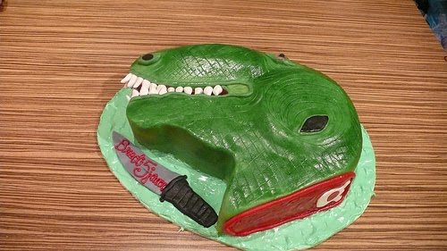 [DINOheadONplatter.jpg]