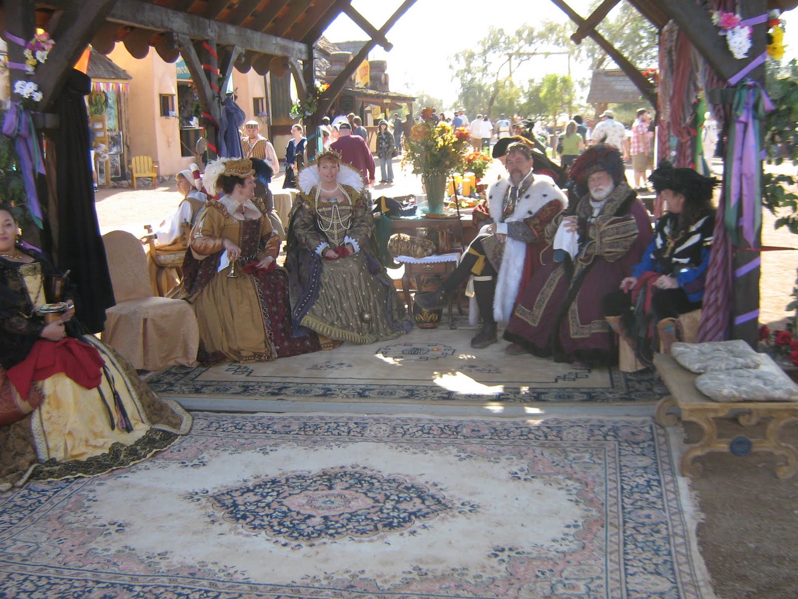 [The+Royal+Court+2010.JPG]