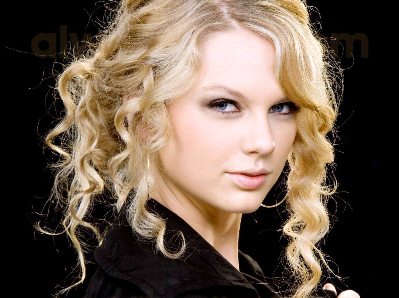 http://4.bp.blogspot.com/_uG3N2XSD0_g/TL88IcBl9QI/AAAAAAAAC8Y/BAPzzj4g7J0/s1600/taylor_swift-2.jpg