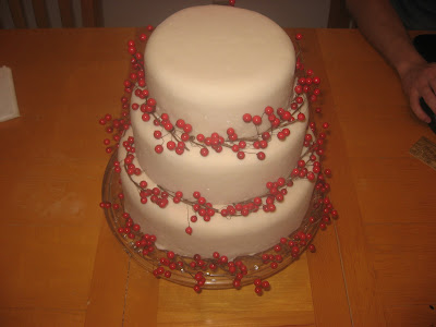 Christmas cake, holiday cake, cake with berries, las vegas wedding cakes