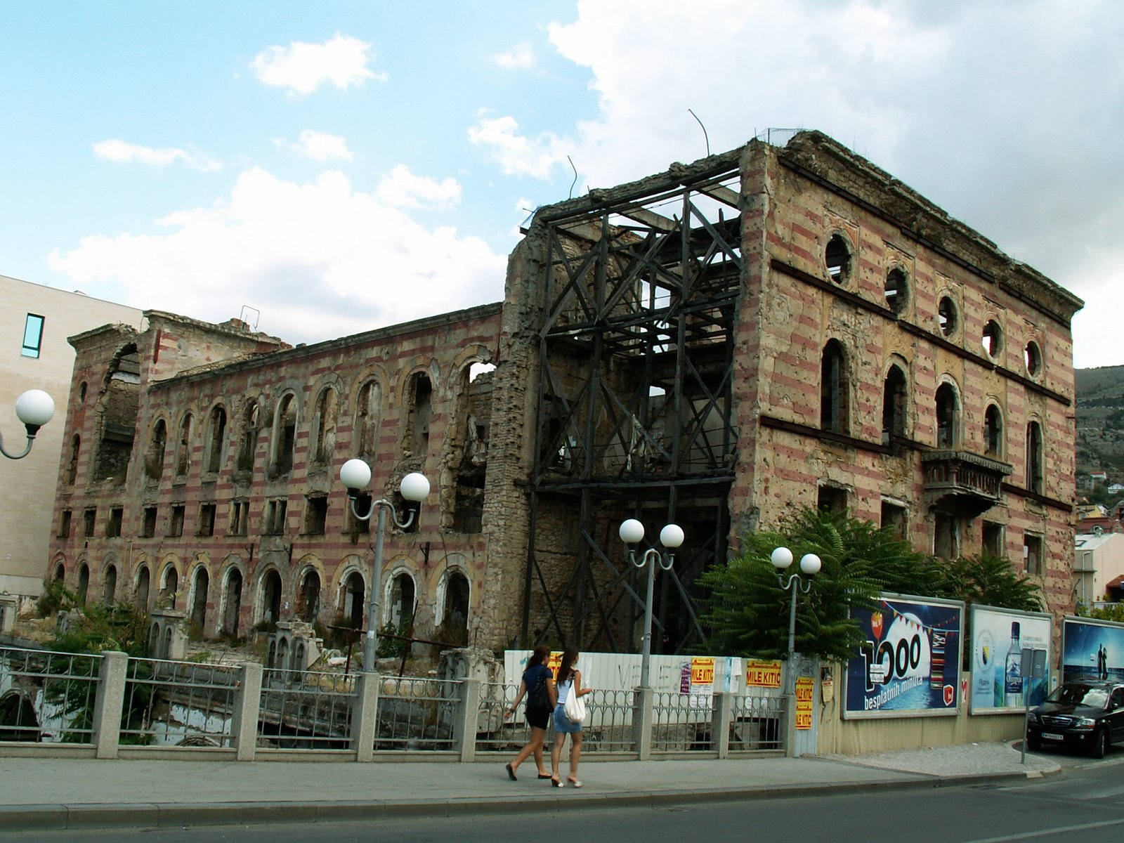[PICT0437.JPG]